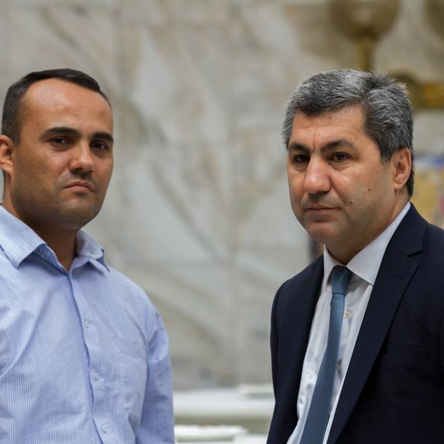 Der Anwalt Izzat Aman (links) zusammen mit Muchiddin Kabiri, Chef der Islamischen Partei der Wiedergeburt Tadschikistans, der im Exil lebt.