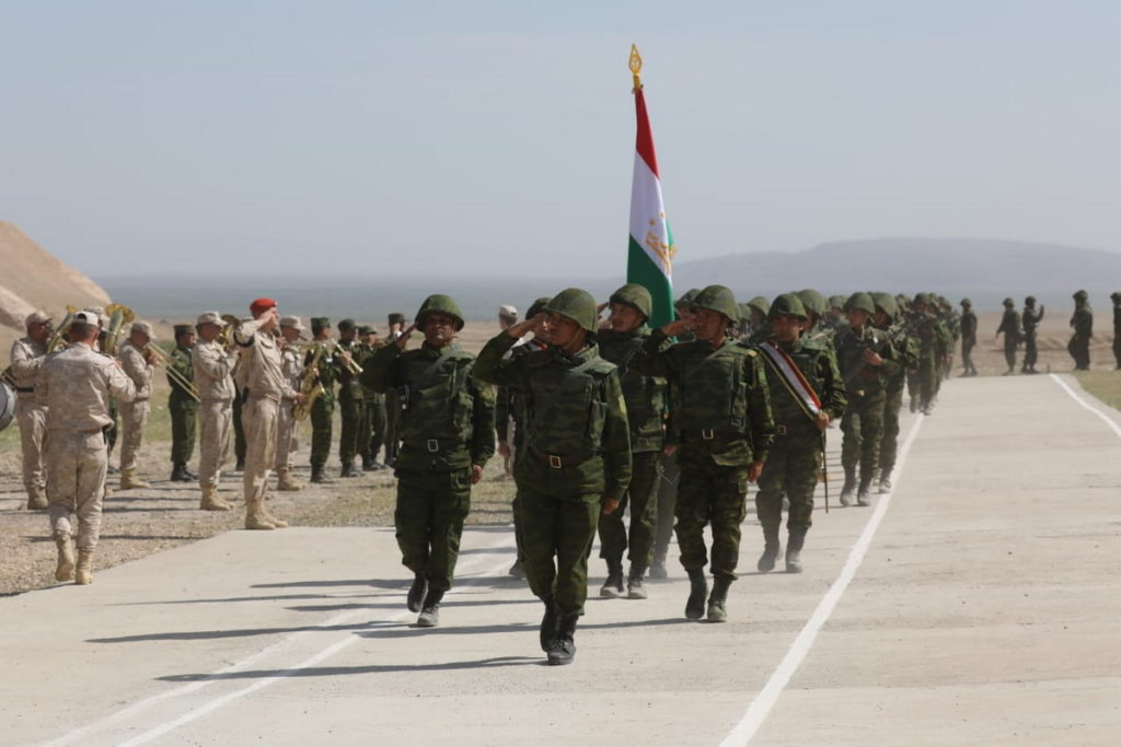 The Tajik army struggles every year to recruit its members (illustration).
