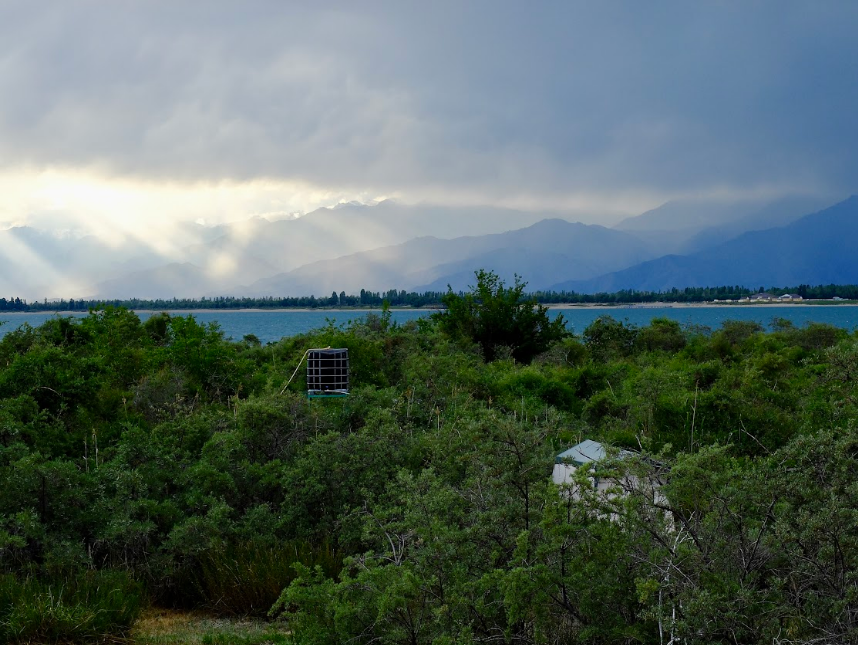 camp hippie lac Issyk-Koul au Kirghizstan.