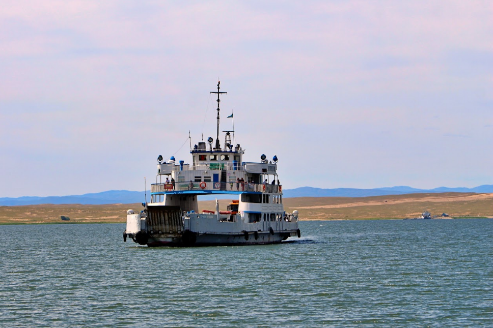 ferry Traversée Irtych Kazakhstan rivière